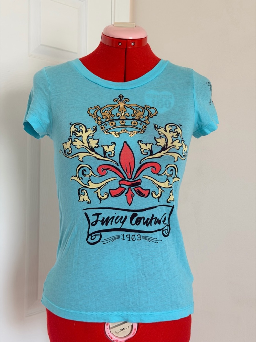 NWOT Vintage Y2K Juicy Couture Fleur De Lis Graphic Baby Tee Top Blue McBling S